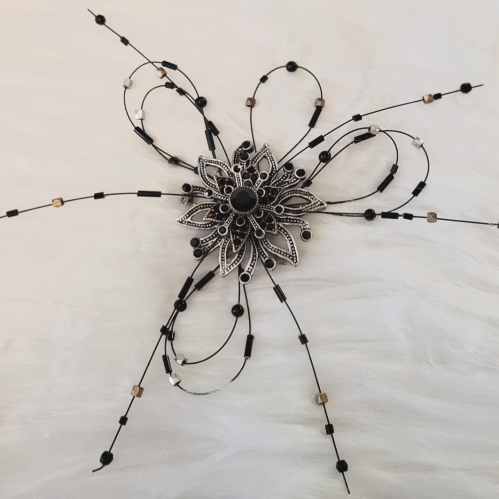 Large vintage silver tone flower brooch